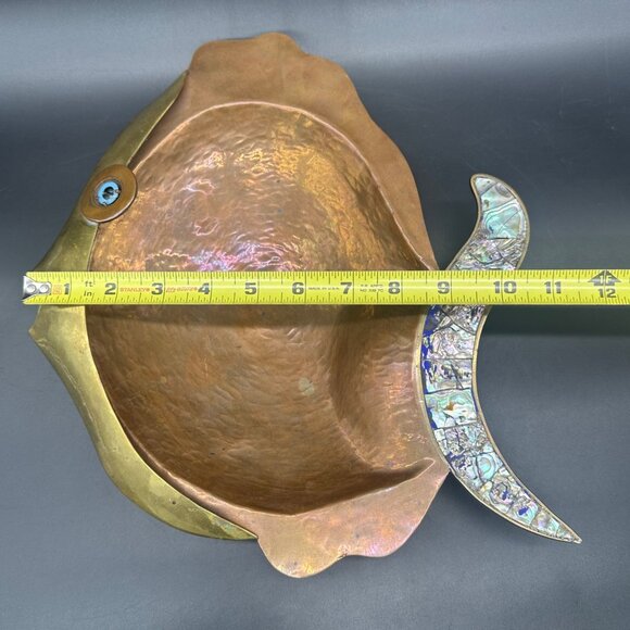 Mid Century Hammered Brass Copper Fish Dish Abalone Shell Inlay Mexico Footed - Picture 10 of 11